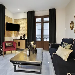 Apartment Suites Gran Via Capilla Real, Granada